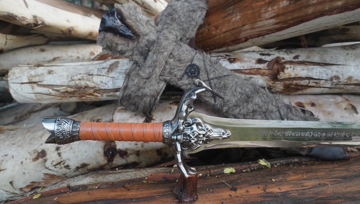 Conan’s Father Sword Replica – Moose Pommel & Fur Sheath